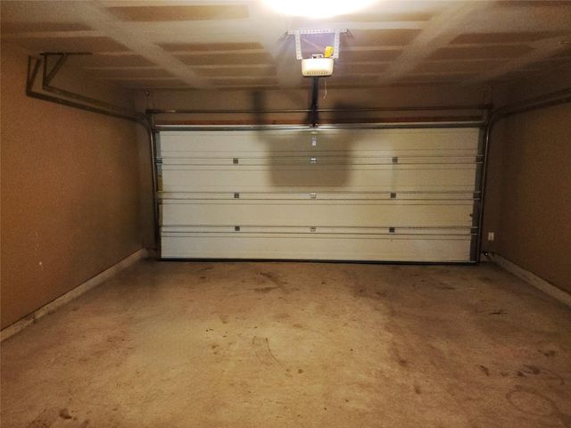 509 Estes PARK, Taylor, TX 76574