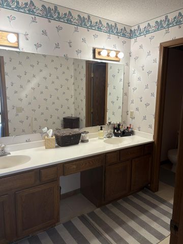11270 50th Place N, Plymouth, MN 55442