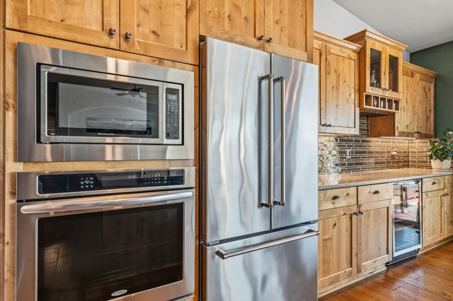 536 W La Strada Circle, Medford, OR 97504