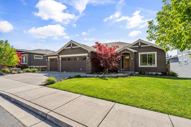 536 W La Strada Circle, Medford, OR 97504