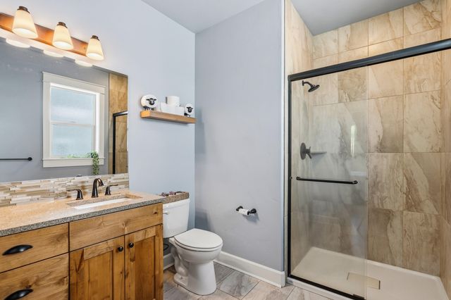 536 W La Strada Circle, Medford, OR 97504