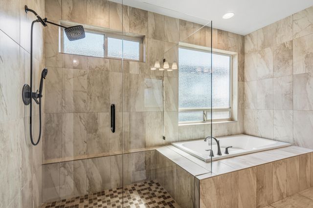 536 W La Strada Circle, Medford, OR 97504