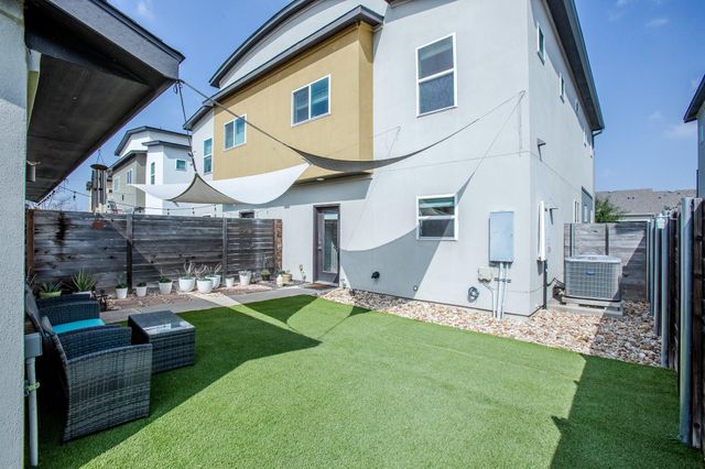 5909 Charles Merle DR 14, Austin, TX 78747