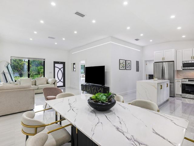 8635 N Miami Ave, El Portal, FL 33150