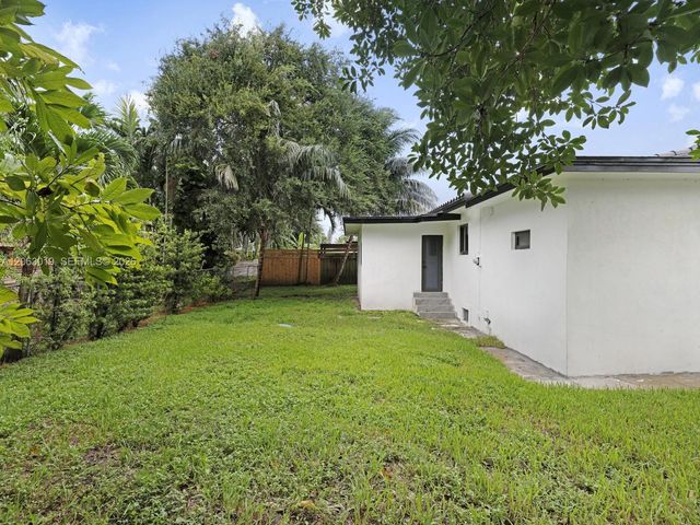 8635 N Miami Ave, El Portal, FL 33150
