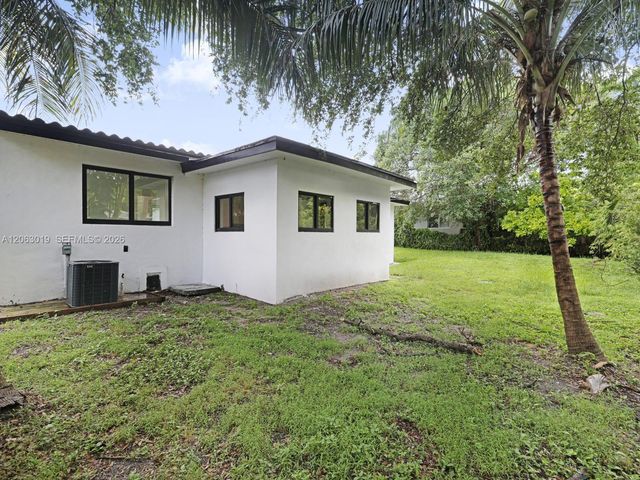 8635 N Miami Ave, El Portal, FL 33150