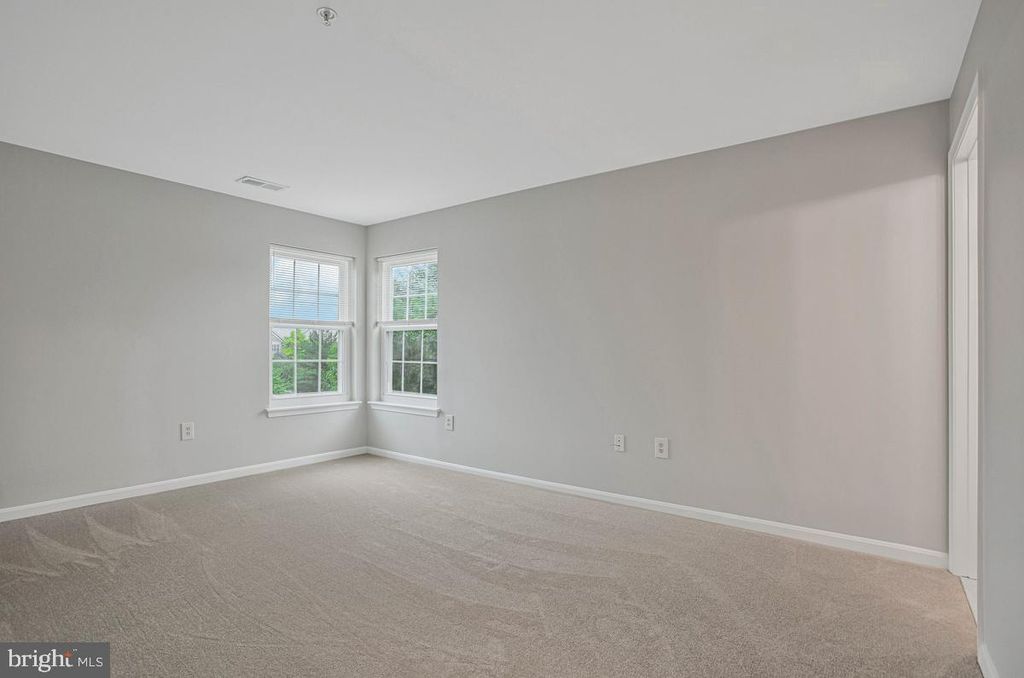 Image 18 of property listing at 6506 HOME WATER WAY #204, Glen Burnie, MD 21060