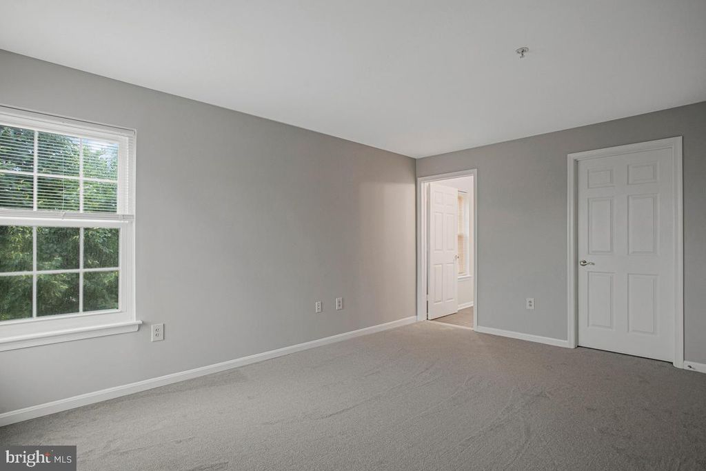 Image 19 of property listing at 6506 HOME WATER WAY #204, Glen Burnie, MD 21060