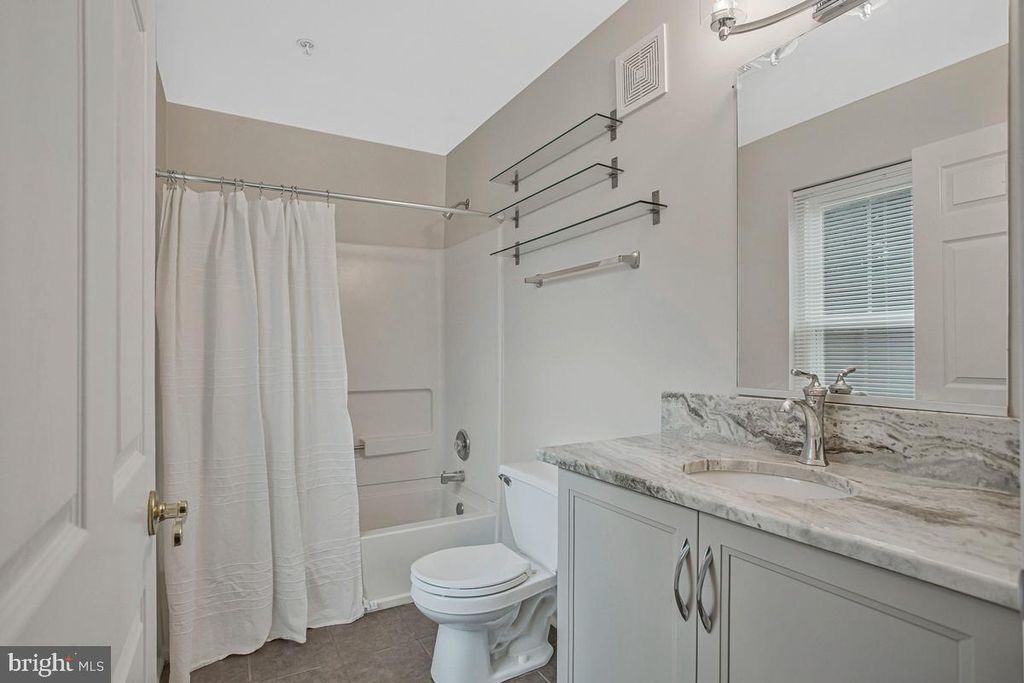 Image 22 of property listing at 6506 HOME WATER WAY #204, Glen Burnie, MD 21060