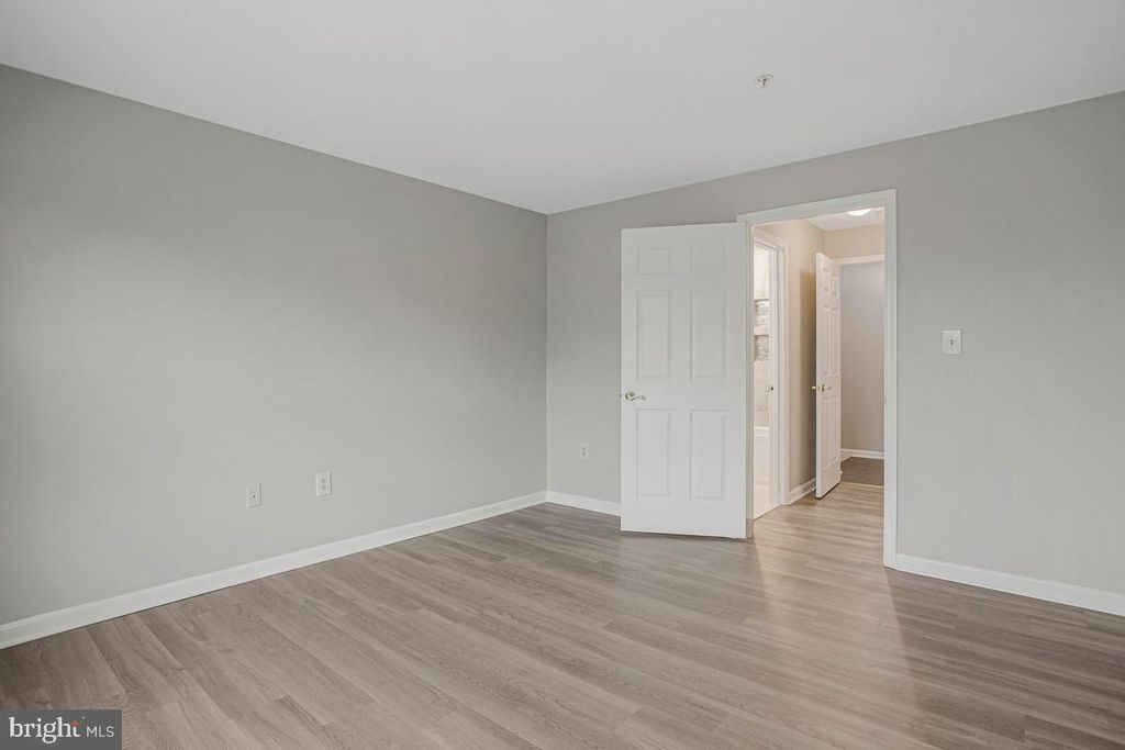 Image 25 of property listing at 6506 HOME WATER WAY #204, Glen Burnie, MD 21060