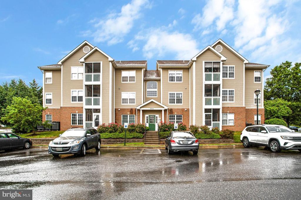 Image 34 of property listing at 6506 HOME WATER WAY #204, Glen Burnie, MD 21060