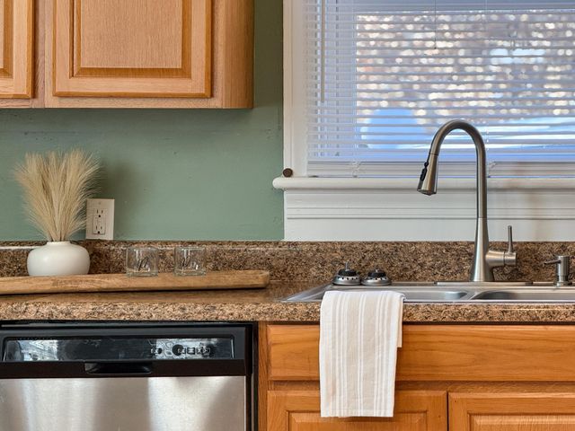 703 MONROE ST, Staunton, VA 24401