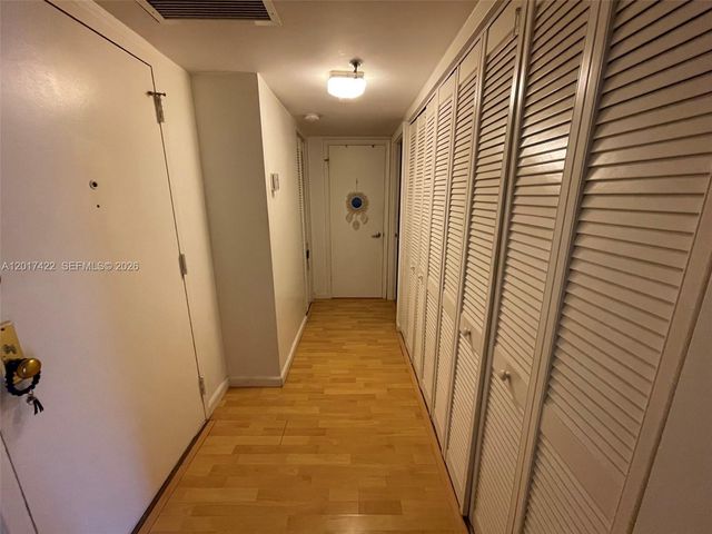 671 NE 195th St 207-E, Miami, FL 33179