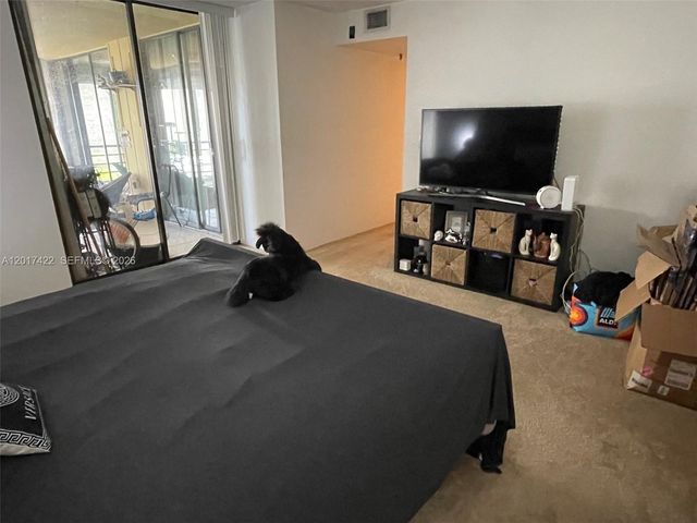 671 NE 195th St 207-E, Miami, FL 33179