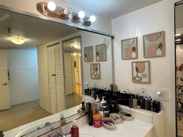 671 NE 195th St 207-E, Miami, FL 33179