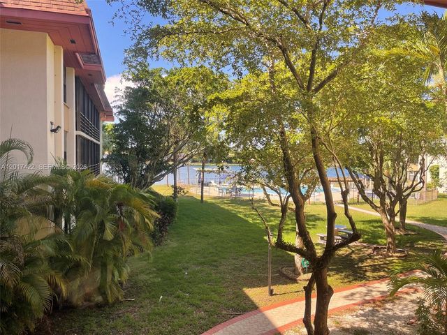 671 NE 195th St 207-E, Miami, FL 33179
