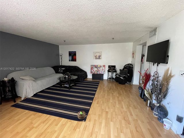 671 NE 195th St 207-E, Miami, FL 33179