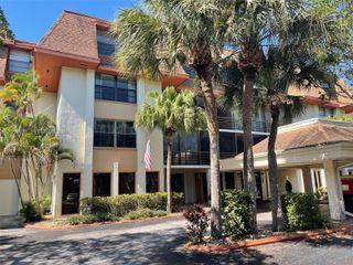 671 NE 195th St 207-E, Miami, FL 33179