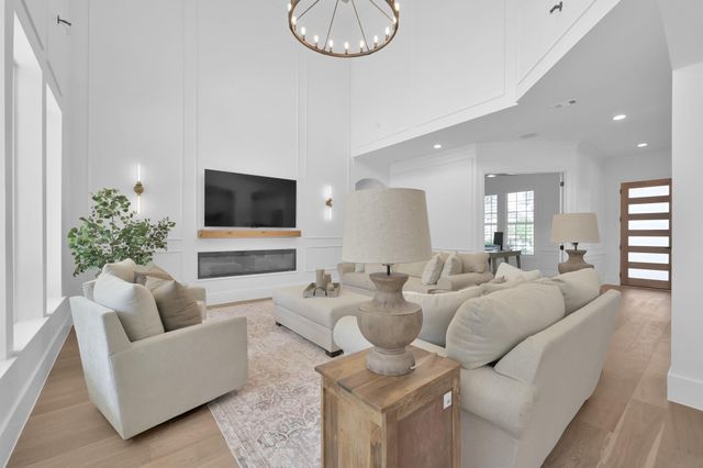 11 Clare Point Drive, The Woodlands, TX 77354