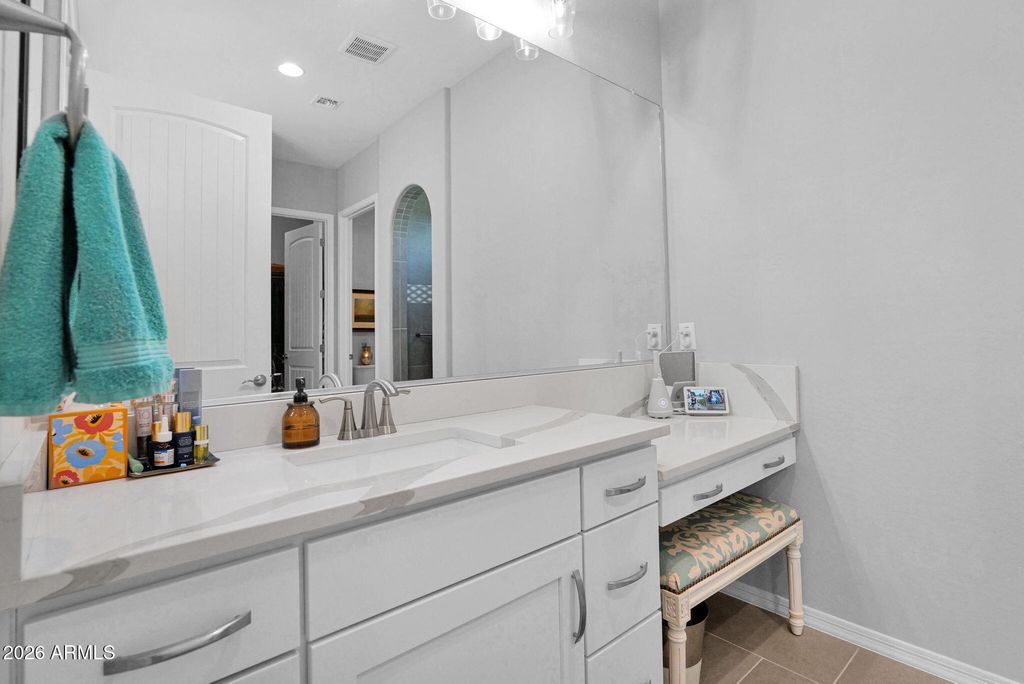 Image 24 of property listing at 5951 W CACTUS WREN Way, Florence, AZ 85132