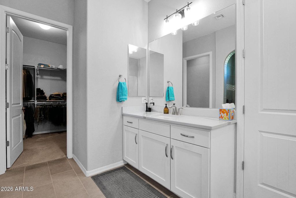 Image 25 of property listing at 5951 W CACTUS WREN Way, Florence, AZ 85132