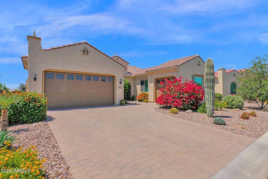 Image 53 of property listing at 5951 W CACTUS WREN Way, Florence, AZ 85132