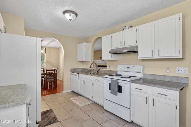 7992 DEWARS Court, Jacksonville, FL 32244