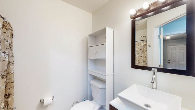 566 Hilltop Terrace, Tallmadge, OH 44278