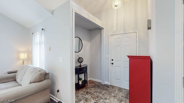 566 Hilltop Terrace, Tallmadge, OH 44278
