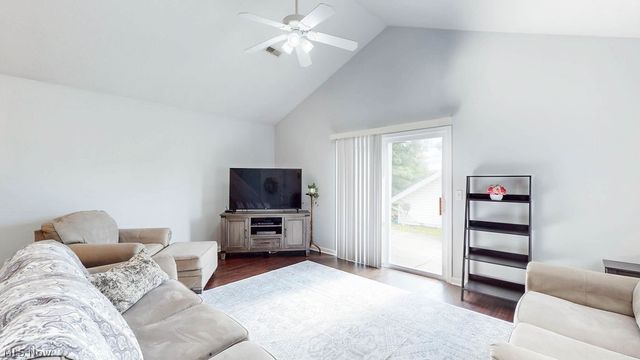 566 Hilltop Terrace, Tallmadge, OH 44278