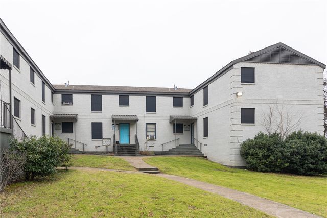 2401 Berwick Avenue, Dallas, TX 75203