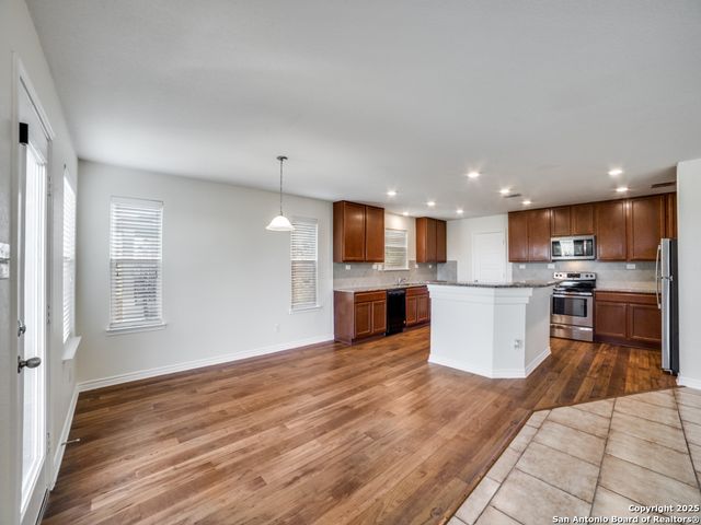 1306 Hummingbird, San Antonio, TX 78245