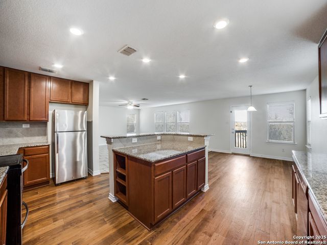 1306 Hummingbird, San Antonio, TX 78245