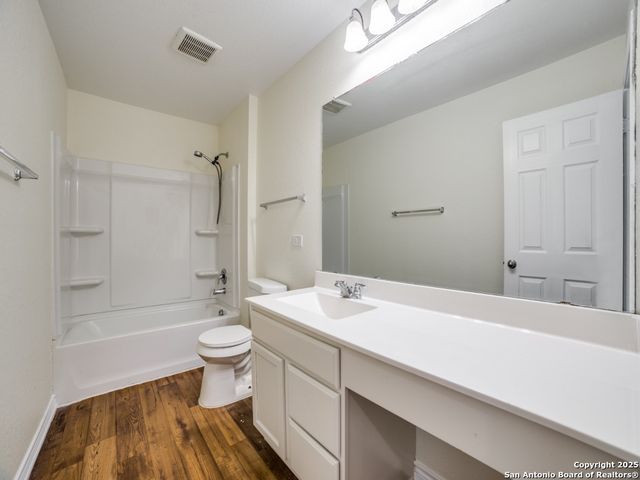 1306 Hummingbird, San Antonio, TX 78245