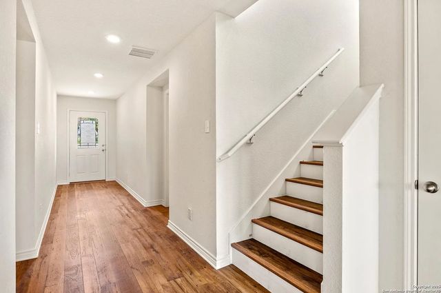 1306 Hummingbird, San Antonio, TX 78245