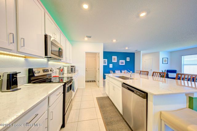 712 Papillon Street SW, Palm Bay, FL 32908