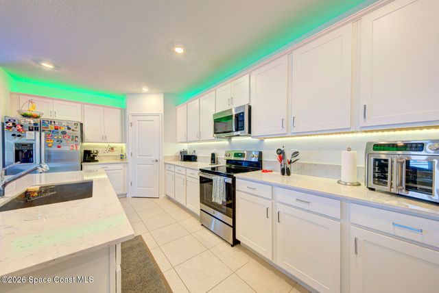 712 Papillon Street SW, Palm Bay, FL 32908