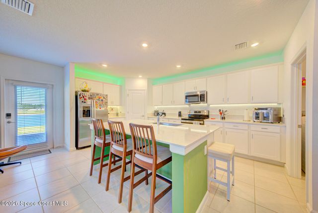712 Papillon Street SW, Palm Bay, FL 32908