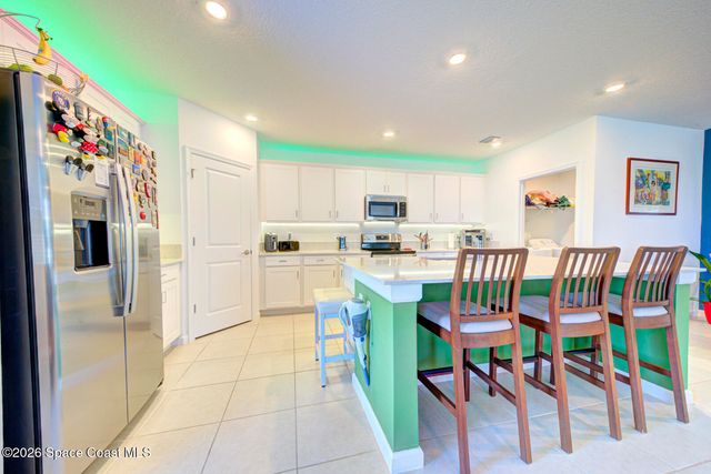 712 Papillon Street SW, Palm Bay, FL 32908
