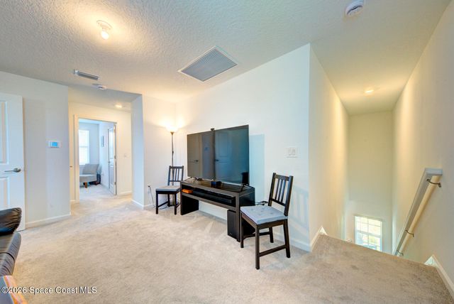 712 Papillon Street SW, Palm Bay, FL 32908