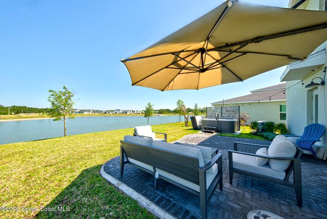 712 Papillon Street SW, Palm Bay, FL 32908