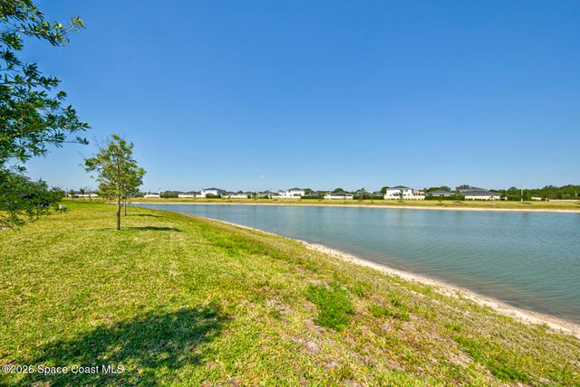 712 Papillon Street SW, Palm Bay, FL 32908