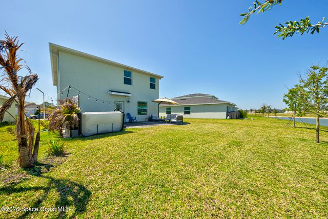 712 Papillon Street SW, Palm Bay, FL 32908