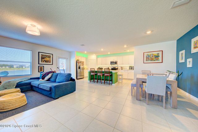 712 Papillon Street SW, Palm Bay, FL 32908