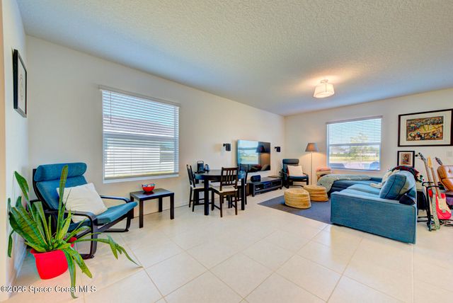 712 Papillon Street SW, Palm Bay, FL 32908