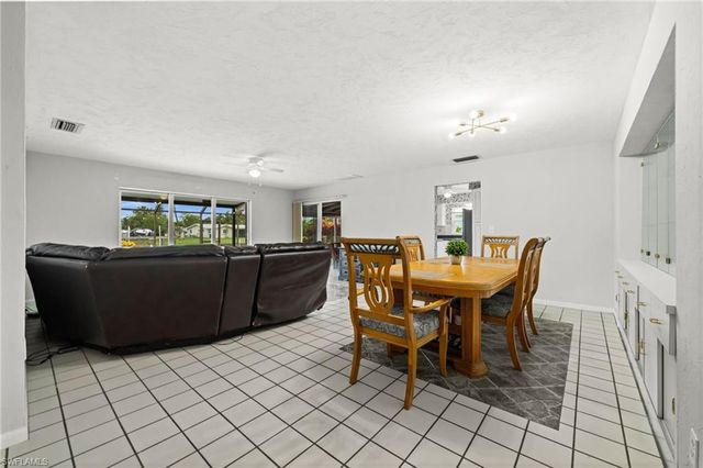 4402 SE 1st PL, Cape Coral, FL 33904