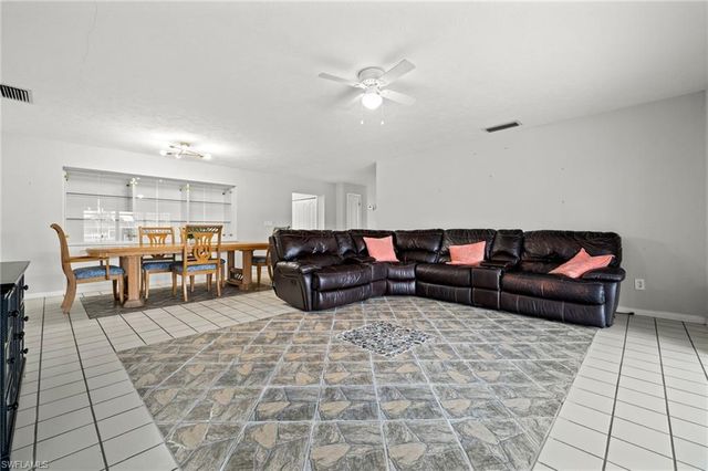 4402 SE 1st PL, Cape Coral, FL 33904