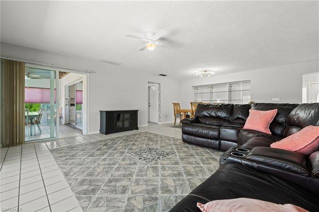 4402 SE 1st PL, Cape Coral, FL 33904