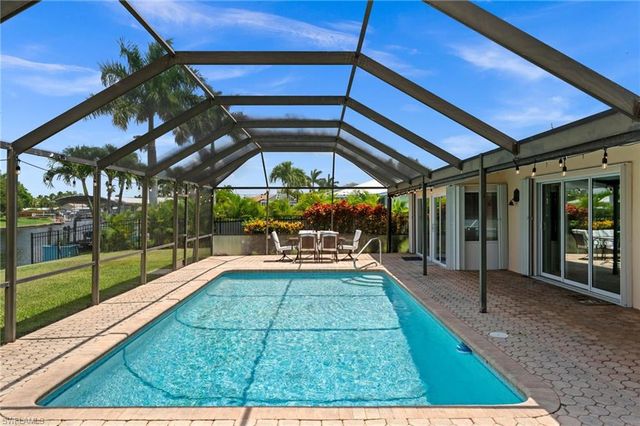 4402 SE 1st PL, Cape Coral, FL 33904