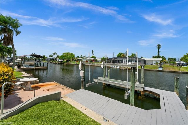 4402 SE 1st PL, Cape Coral, FL 33904
